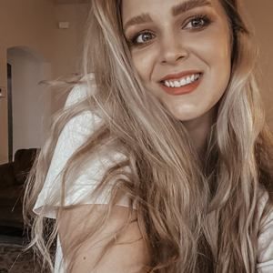 Meet your Posher, Holly